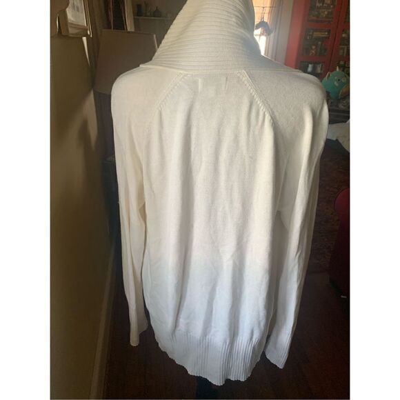 Crown & Ivy Cream Cardigan - Picture 2 of 9